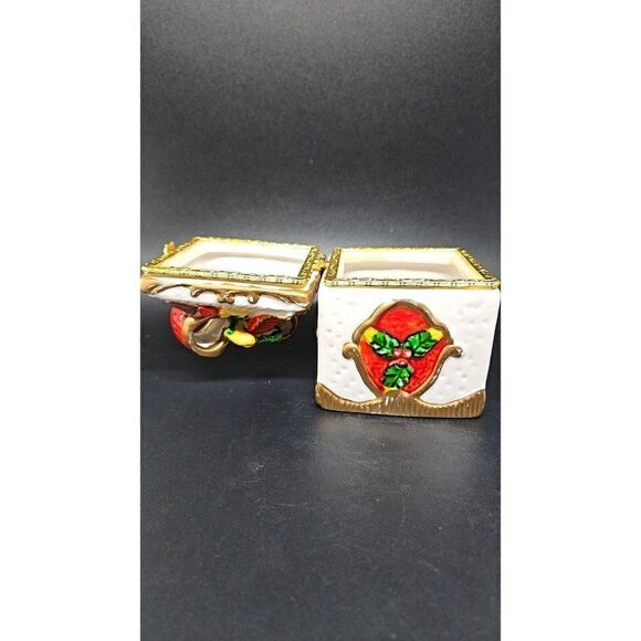 Holiday Vintage  Christmas Trinket Box w/Hendge - Picture 5 of 7